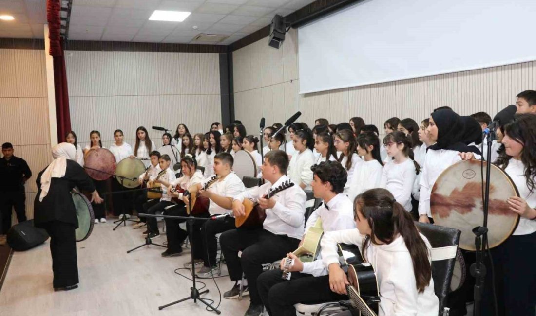 Erzurum’un Oltu ilçesinde Cumhuriyet’in 103. yıl dönümü kutlamaları kapsamında düzenlenen