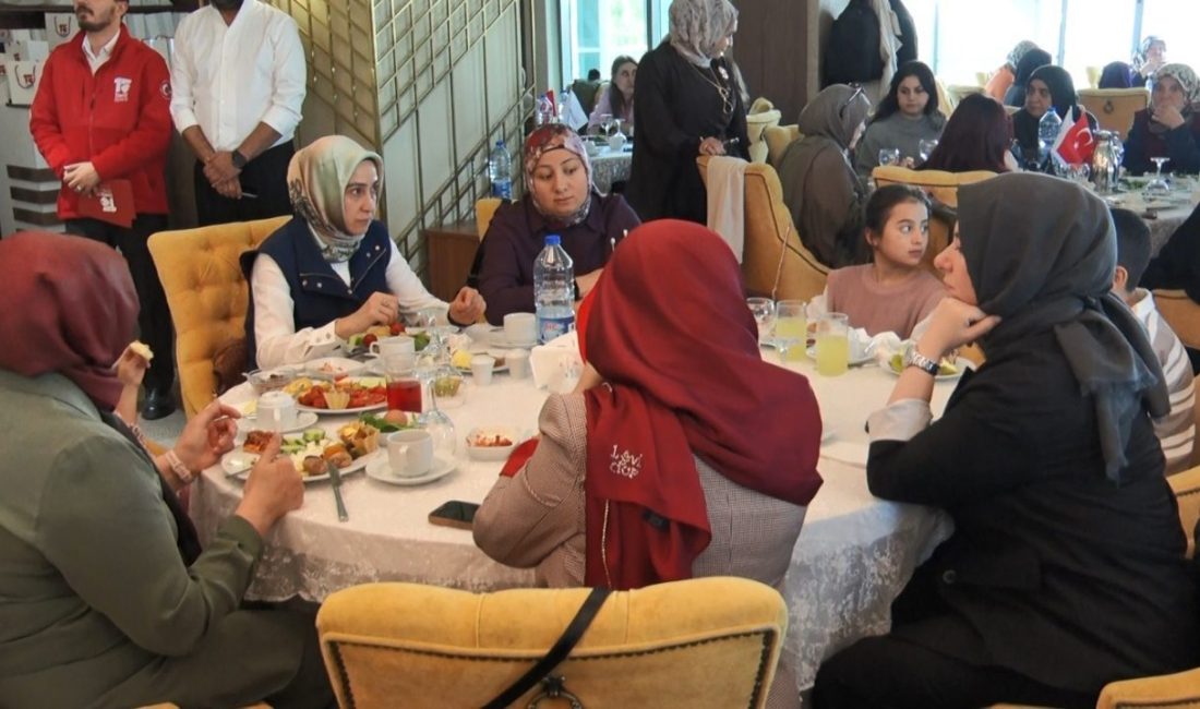 Ankara’da 15 Temmuz Derneği tarafından, 15 Temmuz şehitlerinin eşleri ve