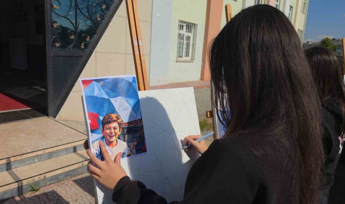 DÜZCE (İHA) – Düzce Güzel Sanatlar Lisesi Resim Bölümü’nde öğrenim