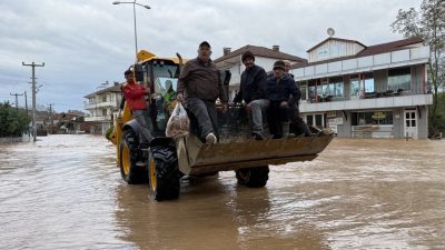 Sakarya genelinde 4 gündür aralıksız süren kuvvetli sağanak yağış sonrası