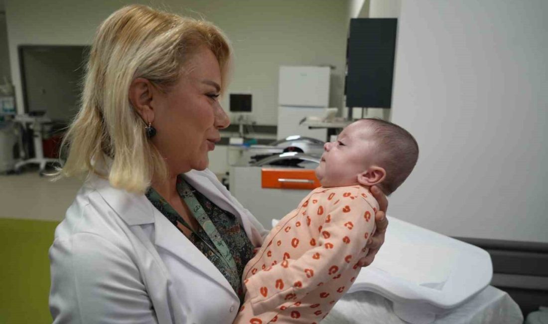 Gebeliğin 24. haftasında 720 gram ağırlığında dünyaya gelen Bahar bebek,