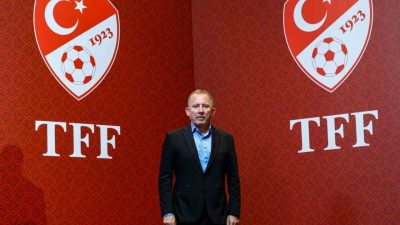 A Milli Futbol Takımı Teknik Direktörü Sergen Yalçın, kendisini ‘halkın