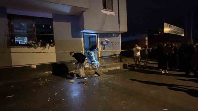 Adana’da 2’si çocuk 5 kişinin bulunduğu bir eve kimliği belirsiz