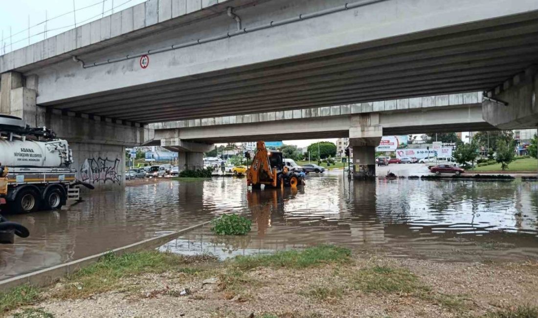 Adana’da sabah saatlerinde etkili olan sağanak yağış ve kuvvetli rüzgar