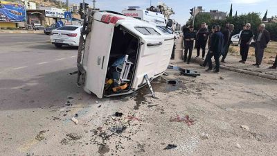 Adıyaman’da otomobil ile kamyonetin çarpışması sonucu meydana gelen trafik kazasında
