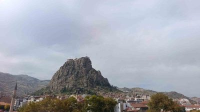 Afyonkarahisar yeni haftaya sıcak ve kapalı bir hava ile başlarken,