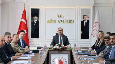 Ağrı Valisi Önder Bozkurt başkanlığında, öğrencilerin güvenli eğitim ortamlarında öğrenim