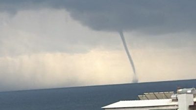 Mersin’de gök gürültülü sağanak yağış etkili olurken, Akdeniz’de Erdemli ve