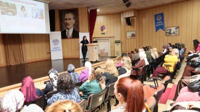 Mersin’in Akdeniz ilçesinde, Meme Kanseri Farkındalık Ayı kapsamında kadınlara yönelik