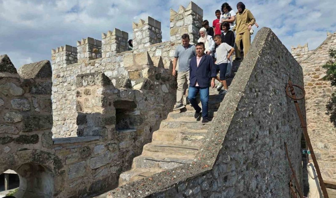Antalya’nın Alanya ilçesindeki Demirtaş Anadolu İmam Hatip Lisesi öğrencileri, Marmaris’i