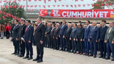 Zonguldak’ın Alaplı ilçesinde, Cumhuriyet’in kuruluşunun 103. yıl dönümü dolayısıyla Atatürk