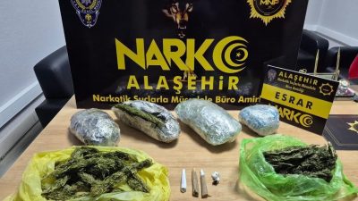 Manisa’nın Alaşehir ilçesinde polis ekiplerince düzenlenen uyuşturucu operasyonunda 1 kilo