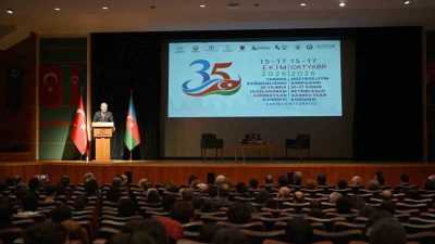 Eskişehir’de, Azerbaycan’ın yeniden bağımsızlığını kazanmasının 35’inci yılı dolayısıyla Anadolu Üniversitesi