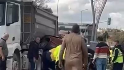 Ankara’nın Polatlı ilçesinde kamyon ile otomobilin çarpıştığı kazada yaralanan 3