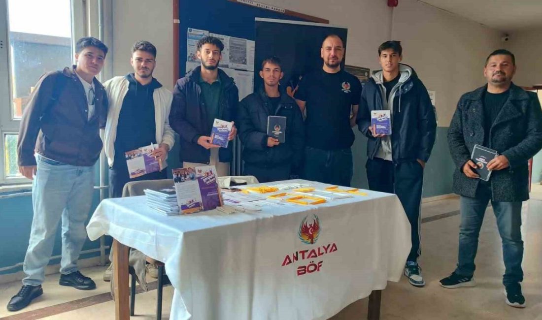 Antalya’da “Gençlerle Beraberiz” projesi kapsamında ekim ayında üniversite kampüslerinde gerçekleştirilen