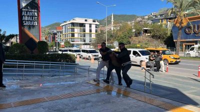 Antalya’nın Alanya ilçesinde bir kişinin dağlık alana kaçırılarak ailesi üzerinden