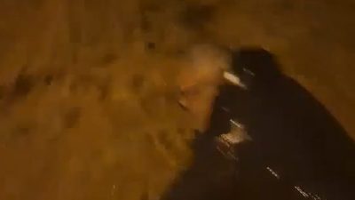 Yalova’nın Armutlu ilçesinde etkili olan sağanak yağışın ardından sokak ve