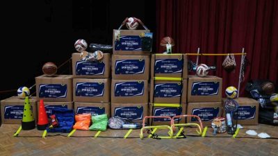 Arnavutköy Belediyesi, ilçedeki okulların spor altyapısını güçlendirmek amacıyla 20 farklı