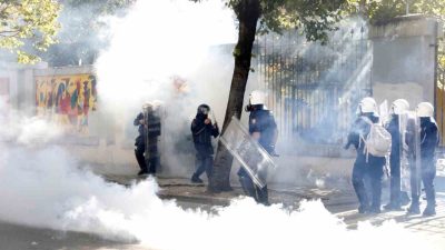 Arnavutluk’ta ağırlıklı olarak üniversite ve lise öğrencilerinin gerçekleştirdiği protestolar dördüncü