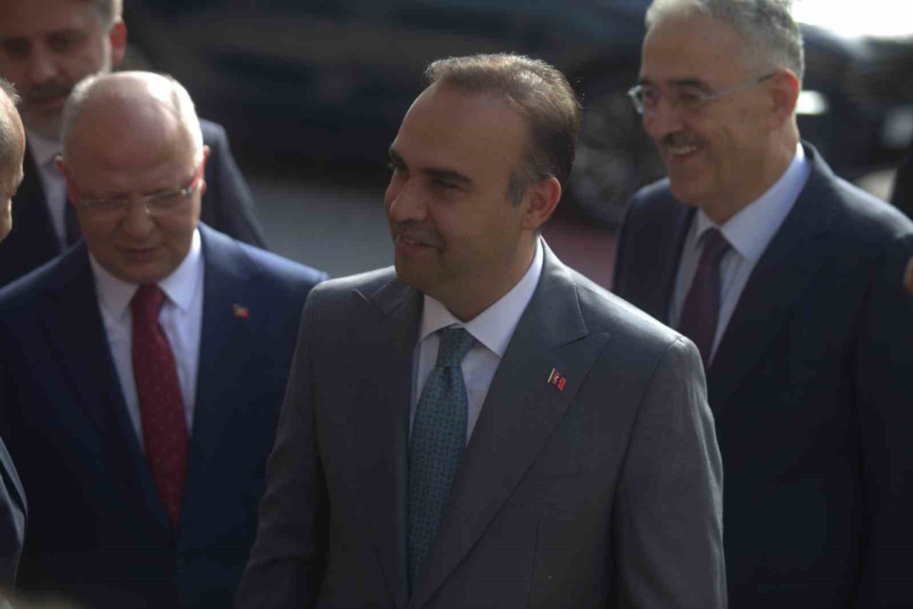 BURSA (İHA) – Sanayi ve Teknoloji Bakanı Mehmet Fatih Kacır,