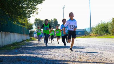 Aydın’ın Efeler ilçesinde düzenlenen Okul Sporları Kros İl Birinciliği Müsabakaları,