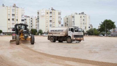 Kepez Belediyesi, Aydoğmuş Mahallesi’nde cadde üzerinde kurulan semt pazarını 4