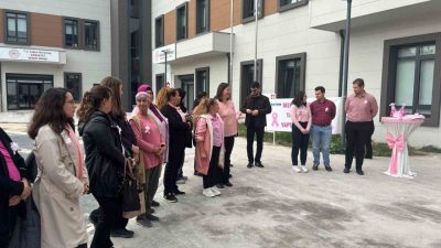 Kırklareli’nin Babaeski ilçesinde Meme Kanseri Farkındalık Ayı kapsamında düzenlenen etkinlikte