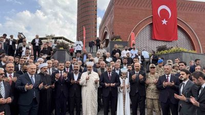İçişleri Bakanı Mustafa Çiftçi, Batman’da Kardeşlik Külliyesi Camisi’nin açılışına katıldı.