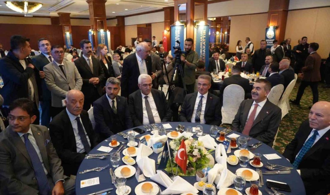 Milli Eğitim Bakanı Yusuf Tekin, ’Erzurum Birlikte Güçlü’ sloganıyla düzenlenen