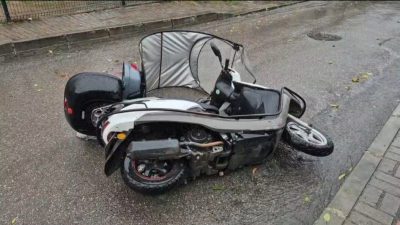 Bartın’da sağanak yağış ve şiddetli rüzgar etkisini sürdürüyor. Rüzgarda park