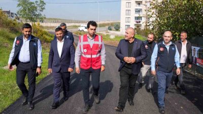 Tuzla’da yol yenileme ve çevre düzenleme çalışmaları devam ediyor. Yenice