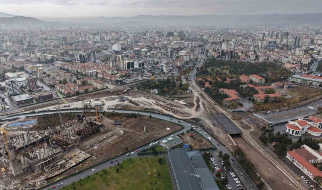 Kayseri Büyükşehir Belediye Başkanı Dr. Memduh Büyükkılıç, kentin ulaşım altyapısına