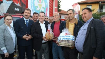 Kula ilçesini ziyaret eden Manisa Büyükşehir Belediye Başkanı Besim Dutlulu,