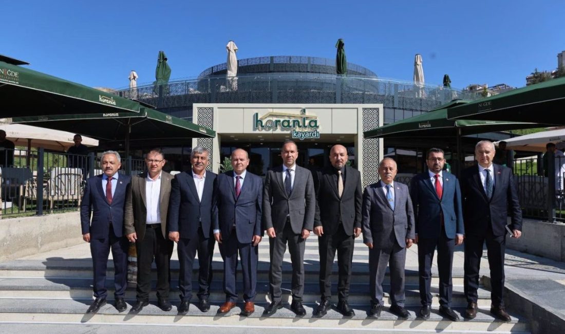 Niğde Belediye Başkanı Emrah Özdemir, yeni açılan Niğde Belediyesi işletmesi
