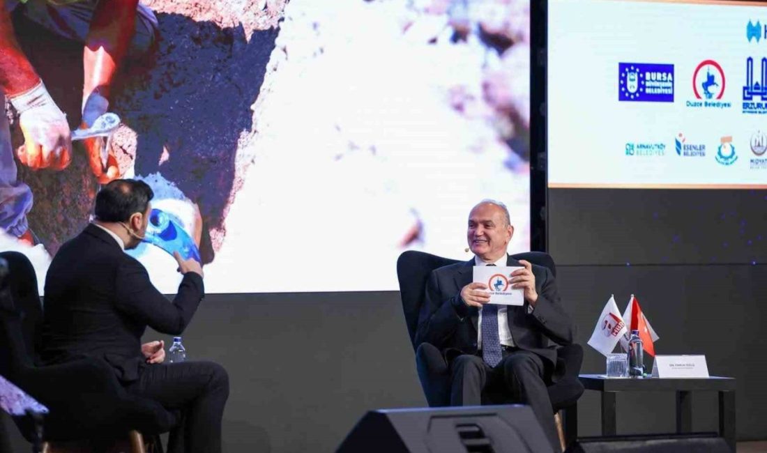 Türkiye Yüzyılı’nda Marka Şehirler Zirvesi’nde konuşan Düzce Belediye Başkanı Dr.