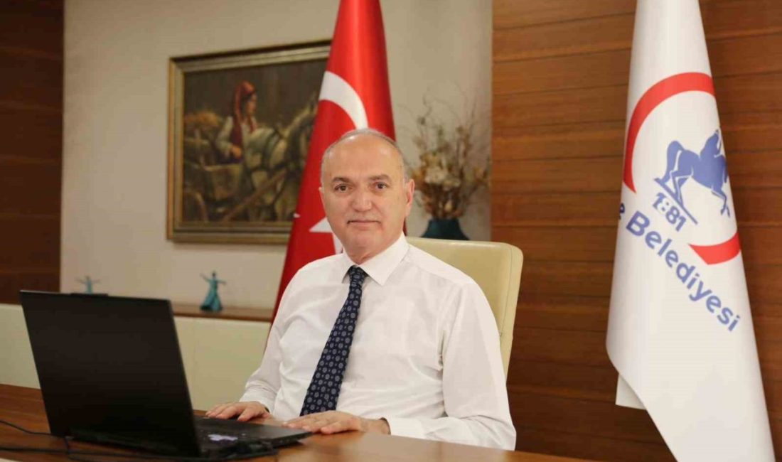 Düzce Belediye Başkanı Dr. Faruk Özlü, 29 Ekim Cumhuriyet Bayramı’nın