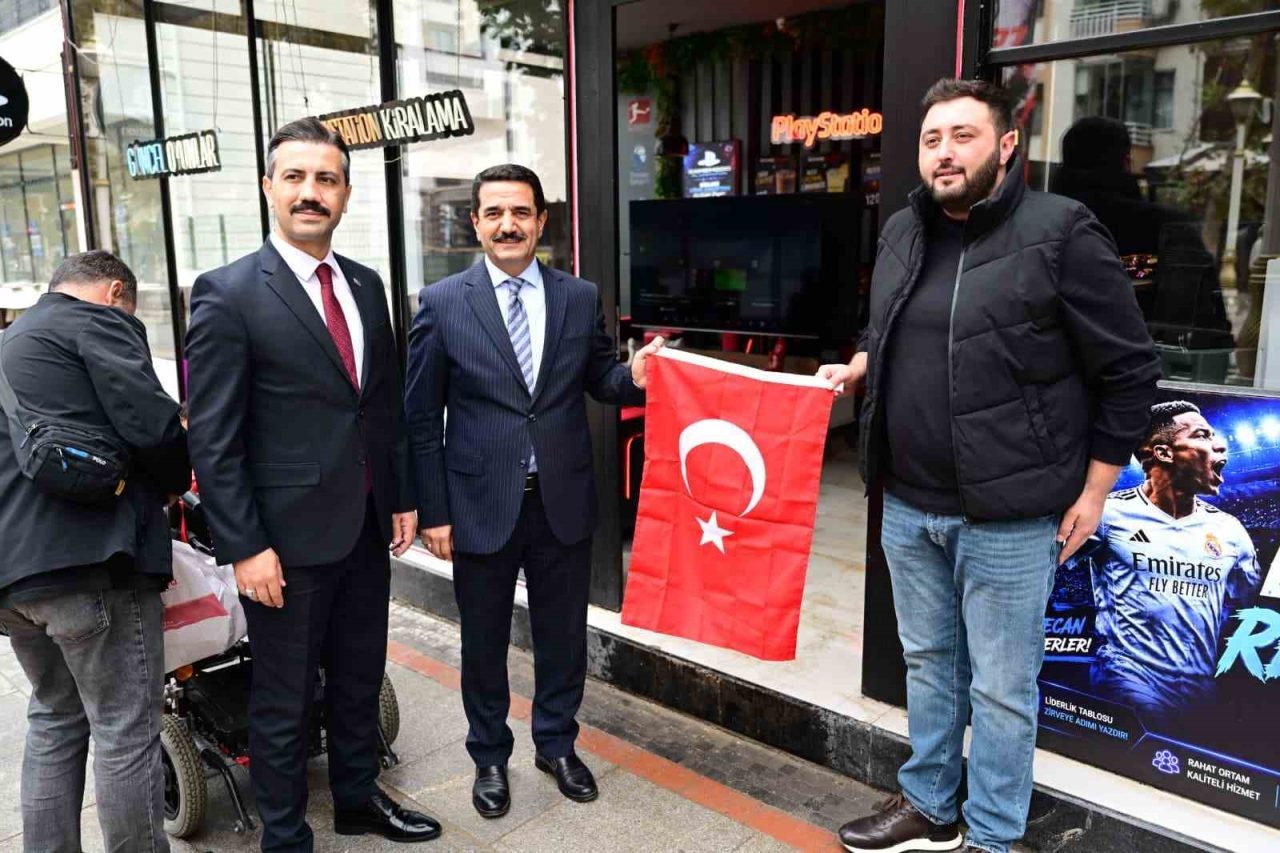 Battalgazi Belediye Başkanı Bayram Taşkın, 29 Ekim Cumhuriyet Bayramı dolayısıyla
