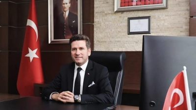 Tavas Belediye Başkanı Kadir Tatık, 29 Ekim Cumhuriyet Bayramı dolayısıyla