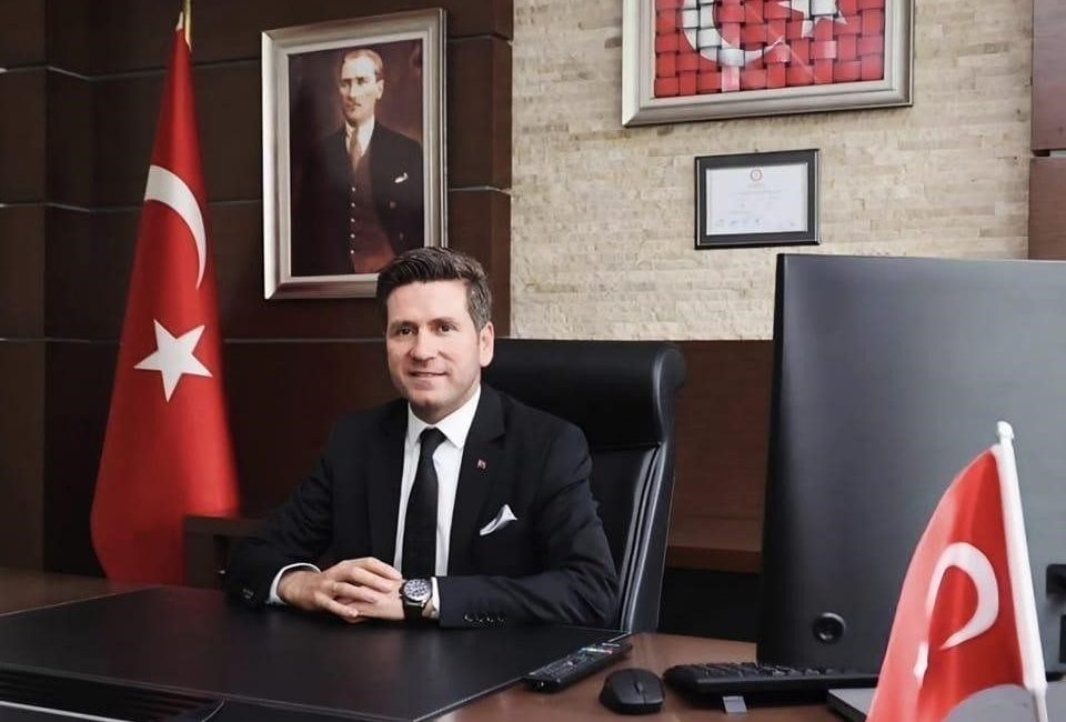 Tavas Belediye Başkanı Kadir Tatık, 29 Ekim Cumhuriyet Bayramı dolayısıyla