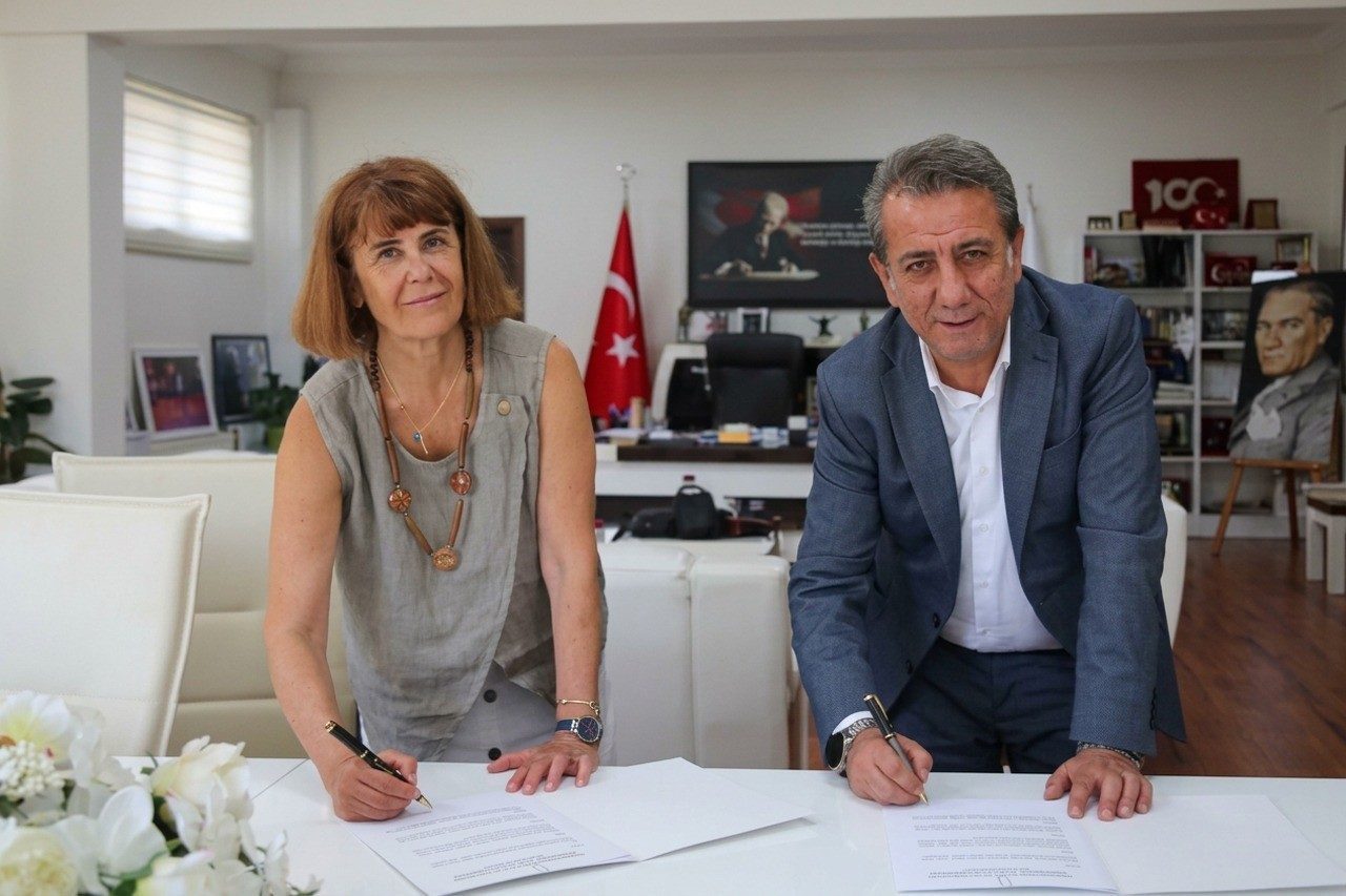 Efeler Belediye Başkanı Anıl Yetişkin’in öncülüğünde hayata geçirilen Atatürk Kültür