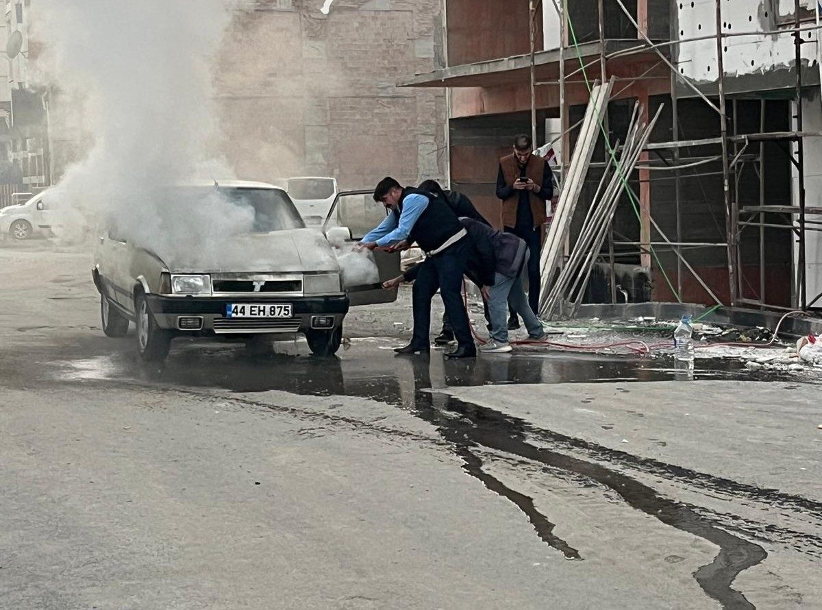 Battalgazi Belediyesi Zabıta Müdürlüğü ekipleri, Niyazi Mısri Caddesi’ndeki pazar yerinde