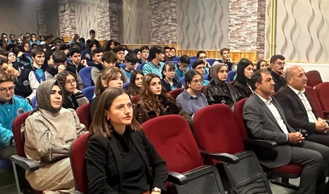 Bayburt Fen Lisesinde, Erasmus Günleri 2026 kapsamında öğrencilerin uluslararası eğitim