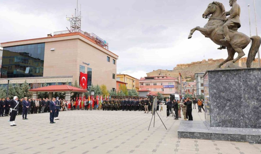 Cumhuriyetin kuruluşunun 103’üncü yıl dönümü dolayısıyla Bayburt’ta düzenlenen kutlama programı,