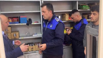 Bayburt’ta zabıta ekipleri tarafından okul kantinlerinde hijyen, düzen ve mevzuata