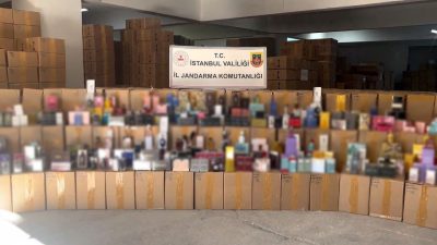 İstanbul’un Bayrampaşa ilçesinde jandarma ekipleri sahte parfüm imal edilen 2