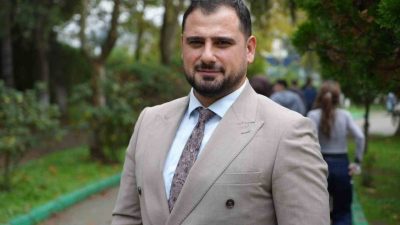 Gençlerin canlı yayınlarda beğenilmek ve para kazanmak uğruna farklı davranışlara