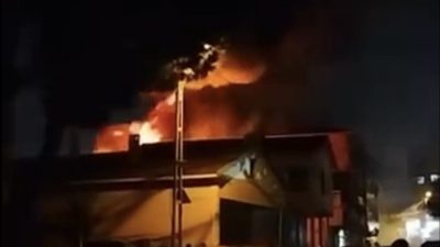 Beykoz’da bir kulübede çıkan yangın bitişiğinde bulunan 2 binaya sıçradı.