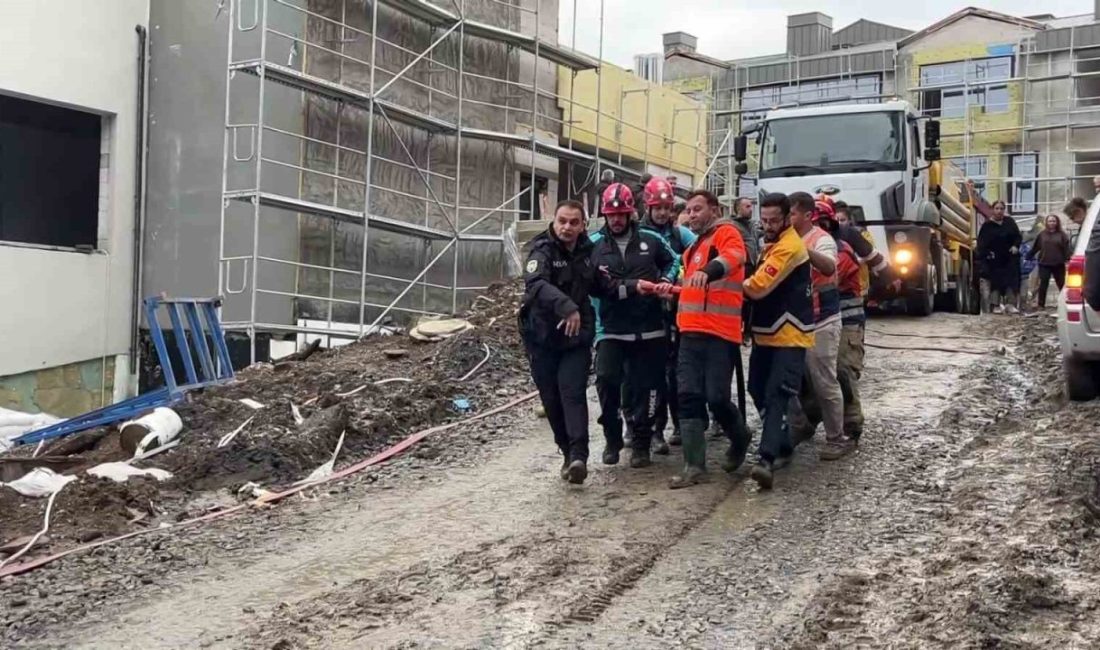 İstanbul’da sağanak yağışın ardından Beykoz’da bir okul inşaatında biriken suyu