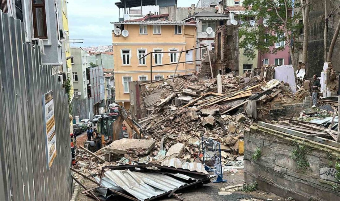 İstanbul’un Beyoğlu ilçesinde gece saatlerinde metruk bina çöktü. Binanın çökmesi