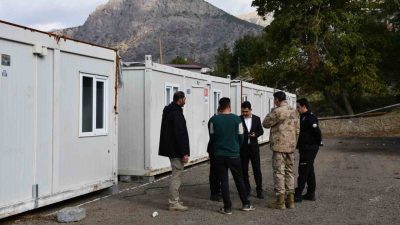 Şırnak’ta AFAD, selden zarar görenler için konteyner kent kurdu. 30